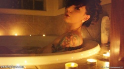 Ivy Snow bath