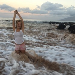 Lily Ivy gets her T-shirt wet in ocean in Hawaii